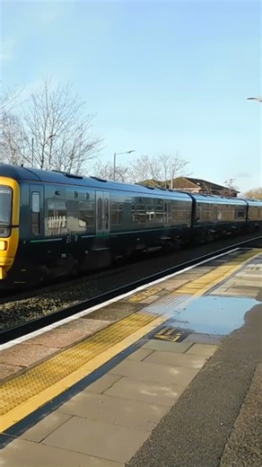 GWR Class 165 departing Trowbridge