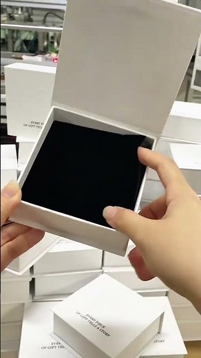 Jewlery Packaging Manufacturing: Crafting Custom Luxury Jewelry Boxes