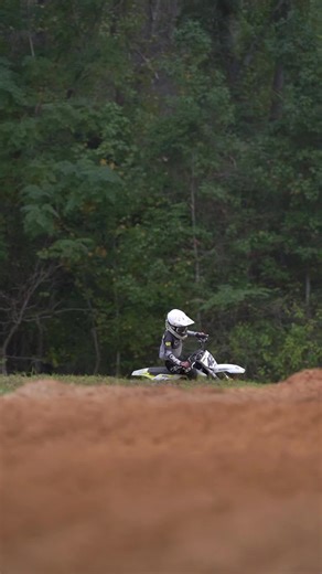 @Waylon Hughes rippin through his home track @h5mxcompound during an open practice #dirtbike #practice #moto #mx #fyp