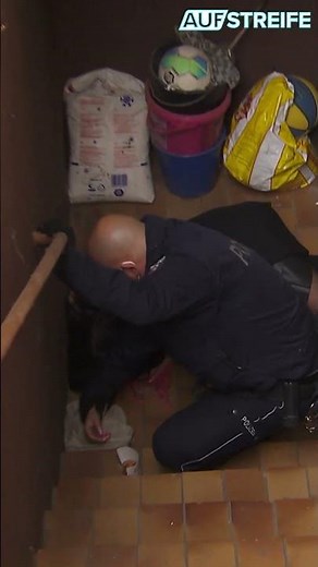 HELP: What happened to her?! | On Patrol | SAT.1 #police #crime #onpatrol