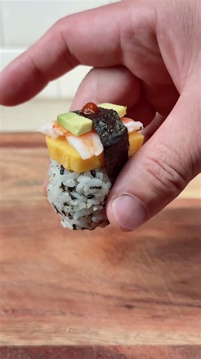 Sriracha Ebi Tamago Sushi 🍣🔥 #Shorts