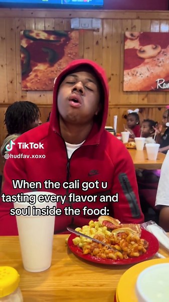 Js high n hungry😂 #fypシ #xyzbca #geeked #hungryhowies #makethisviral | foods