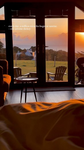 ok google, open the blinds ☀️ Just a reminder that waking up for sunrise is always worth it ✨ 🏡 Raven’s Gully [pr stay] 📍 Isle of Arran, Scotland, UK #isleofarran #scotland #sunrise #sunriseoftheday | myperfectlondon