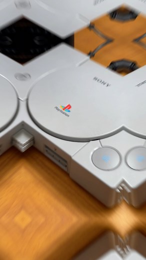 Metal gear solid PS1 🎮#metalgearsolid #playstation #ps1 #oldgames #retro #retrogaming #nostalgicgames #nostalgic #vintagegames #solidsnake #sony #hideokojima #konami #crt #reels #reelsgaming | RetroPaint