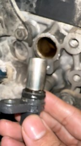 How to fix engine long starting camshaft sensor clean & Fix #camshaft #sensor #clean #reel #autos #facebookviral | Abdullah auto electrician