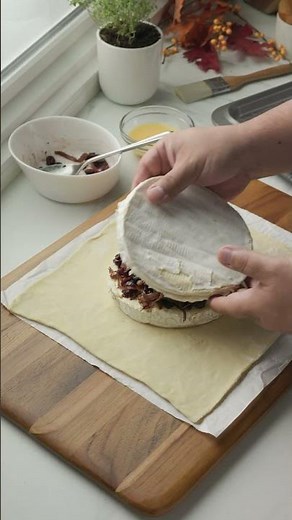 Baked Brie Stuffed w/ Fennel and Cranberries Recipe