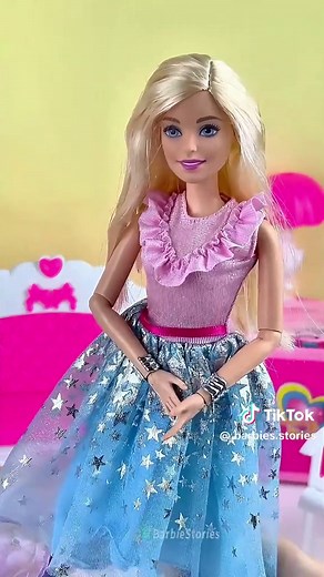 Princess Losa got Princess Barbie’s dress dirty.#cartoon #toyset #toys #barbie