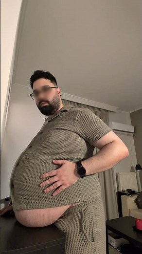 Your feedee keeps getting fatter 🤤