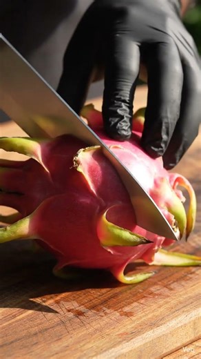 Dragon Fruit ASMR #relaxingvideos #asmr #satisfyingcutting #dragonfruit #viralshorts