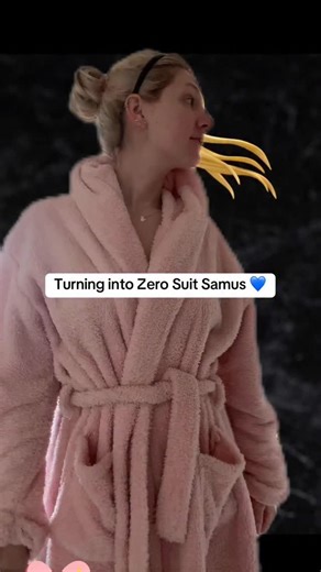 Happy Halloween from your friendly neighborhood Samus 💙 • #zerosuit #zerosuitsamus #samus #samusaran #cosplaygirlsofinstagram #cosplayer #halloween #halloweencostume | Mejgiey