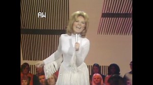 Today is the birthday of Scottish singer Lulu! As many of you know, Lulu was one of the regular performers on The Ray Stevens Show in 1970. Here she is being introduced by Ray before performing the song "Saved" (which was written by Jerry Leiber & Mike Stoller) from her "Melody Fair" album. #HappyBirthday Lulu! #raystevensshow #1970tvshow #70stv #70stvshow #lulu #ohmeohmy #liveperformance #70smusic #happybday #itsyourbirthday | Ray Stevens