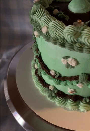 Shrek’s swamp but make it cute #shrek #shrekcake