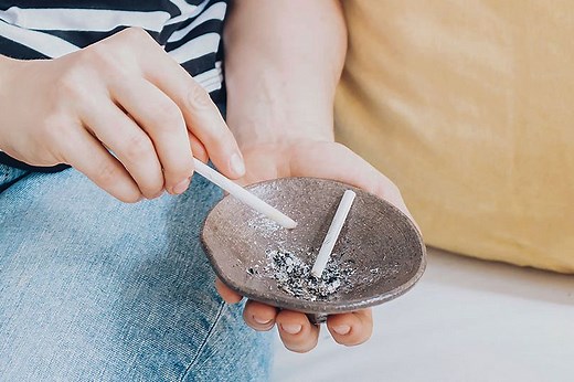 How to Remove Cigarette Smells From Clothes & Carpet