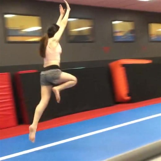 #fitness #gym #gymtok #workouts #muscle #musculation #homeworkout #traps #trapsworkout #workoutmotivation #tiktok_uk #motivation #foryou #fyp #arm #viral #triceps #biceps #shoulders #exercisemotivation | Healthy life