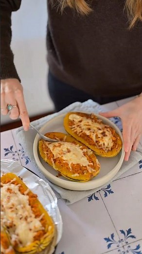 Stuffed and baked squash 😍🍁 #easyrecipe #plantbasedrecipe #veganrecipe #recipe