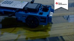 Même le TI-Innovator Rover ne peut pas échapper à la folie de la fête de la musique ! 🎶 Avec l'aide de votre calculatrice TI et de votre TI-Innovator Hub, vous pouvez programmer ce robot pour danser, jouer de la musique ou encore dessiner Pourquoi ne pas l'essayer? 😜 | Texas Instruments Education