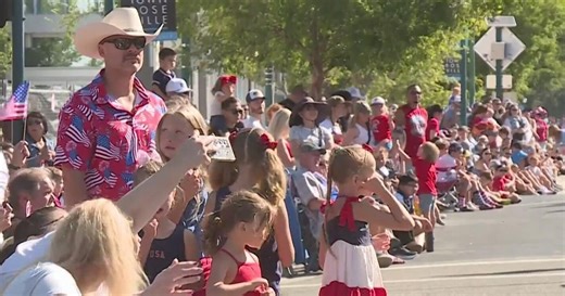 Nice weather brings thousands out to Roseville for Fourth of July celebrations