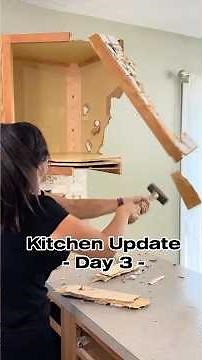 Mom Demolishes Kitchen Cabinets While 3 Daughters Help! 💪🏼☕