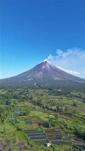 Mayon Volcano January 21, 2026 #philippines #volcano #mayonvolcano