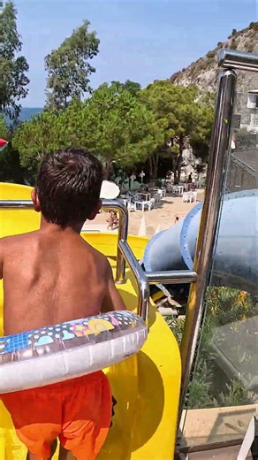 Experience the Thrill of the Double Ride Water Slides at Kuşadası Waterpark #waterslide #aquapark