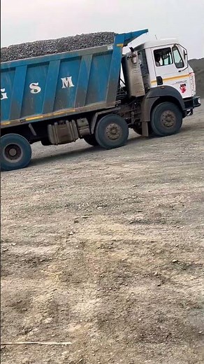 #heavyvehicle Tipper truck#motivation #automobile #trending 🔥🚛🔙