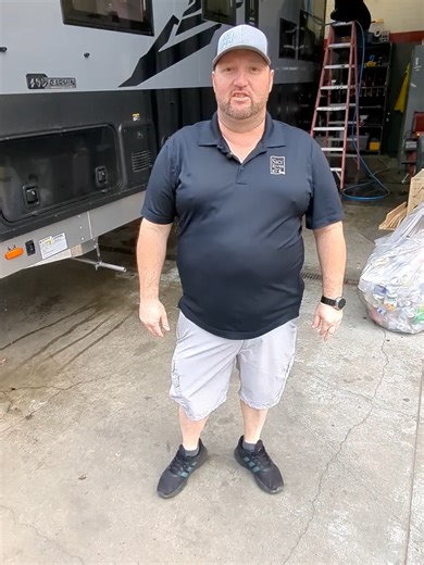 Need some heavy-duty help for your heavy-duty rig? Smitty and the Sky River RV service team are here to handle the tough stuff so you can get back to what matters most—the open road! We don't just fix your RV; we advocate for you by fighting to ensure your insurance claims are handled fairly and finished in a timely fashion. Our service department is fully equipped to handle a wide range of expert repairs: ✅ Comprehensive Body Work: From minor paint touch-ups to major side damage, we restore you