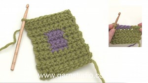 In this #DROPSvideo we show how you can crochet back and forth with two colours. Have a question about this video? Leave it here or read more information here: http://www.garnstudio.com/video.php?id=146&lang=en See hundreds of DROPS tutorial videos here: http://www.garnstudio.com/video.php?lang=en #DROPSDesign #Garnstudio #tutorial #crochet #backandforth | Garnstudio DROPS design