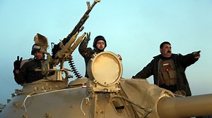 Kurdish fighters ‘break Islamic State siege’ at Sinjar