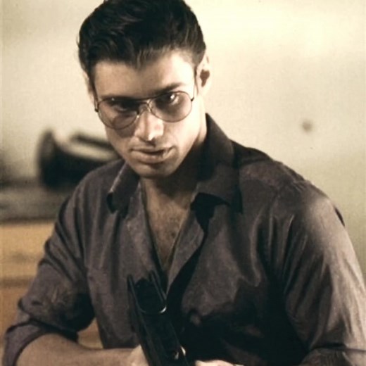 Scarface Clips: Iconic Scenes and Memorable Quotes