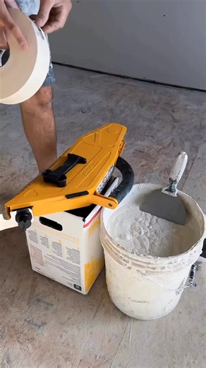 How to repair a wall of Drywall. How to make a hot patch, hot patch, California patch, hat patch, patchEn drywall. How to do a drywall patch.😱😱 Drywall repair tutorial #drywall #drywallfinisher #drywallrepair #drywaller #construcción