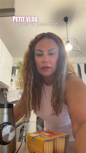 Vidéos de Salima la psychologue 💙 (@nouveau.dpart736) au sujet de vlog