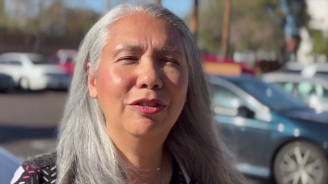 Mobile health clinic helping veterans in need in Phoenix