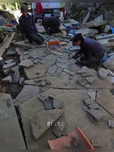 Irregularly shaped stones. #stone #granite #naturalstone #stones #construction #stonelaminates