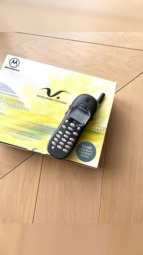 Motorola V2288 Black For Sale - Factory Kit - NEW!