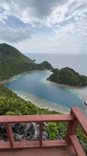 𝓐ℬ𝓐ℳ on Instagram: "Danau love Raja Ampat #rajaampat #rajaampattrip"