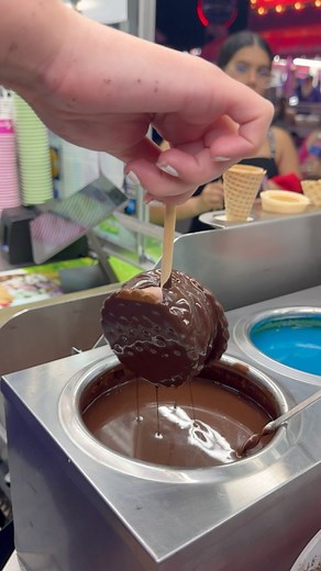 162K views · 572 reactions | Chocolate Dipped Chocolate Ice Cream Cookie Sandwich Covered in Oreos! 襤 #chocolate #chocolatedipped #cookie #cookiesandwich #cookies #icecream #oreo | Foody Fetish | Facebook