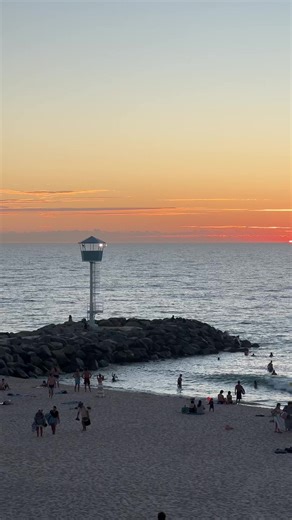 Perth sunset at City Beach🌇 #perthtok #citybeachwa #perthsunset #perthbeaches #australiansunset