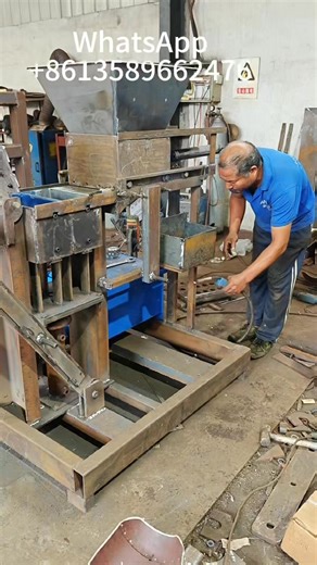 1.2K views | clay interlocking brick making machine 4000 pcs per day soil brick moulding machine hydraulic press | Brick making machine | Facebook