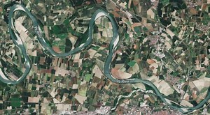 Before and after satellite images show how Italy's Po river shrunk between 2020 and 2022
