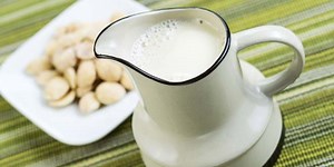 Lait d'amande vs lait de coco - différence et comparaison - Blog 2026