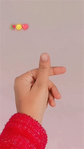 Itz_mamoni on Instagram: "#agpromotionagency @agpromotionagency Ki kore bol toke bojhai ❤️🥀#trendingreels #reels #instadaily #love"