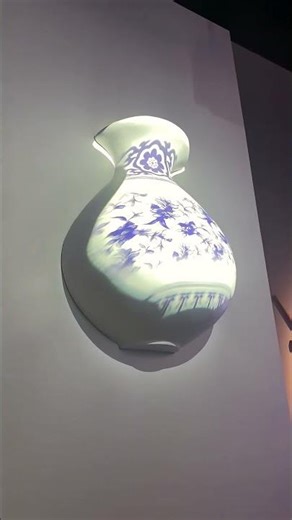 Projection Mapping Brings Blue & White Porcelain to Life