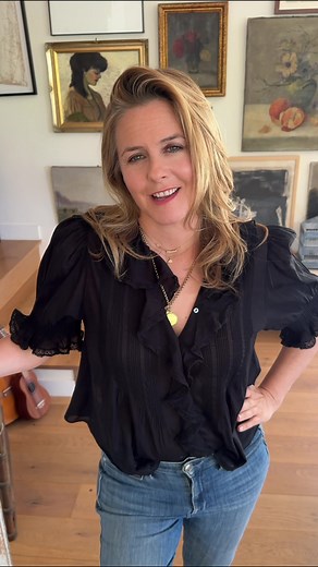 When it comes to #Recommerce, I'm all about it! I've been doing it for years 😍 Thanks @ebay for making it so easy for others to do it, too! #eBayPartner