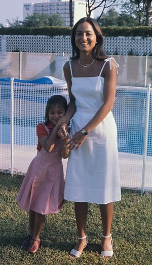 Cómo vestir para ir a la playa a los 40 años: 10 looks icónicos de Isabel Preysler