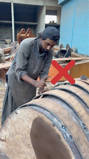 Wow amazing process for making new excavator bucket adjusted back plate #shorts #welding