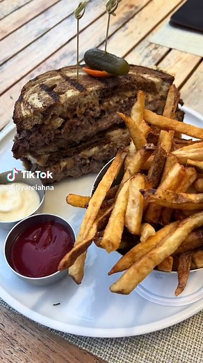 Spencer's at the Waterfront: Burlington's Lakeside Dining