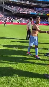 9.7K views · 294 reactions | New York club player Maxi asks for a photo with the Messi | Leo Messi LM10 | Facebook