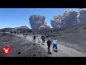 Live: Mount Etna view as huge volcanic eruption sends tourists fleeing