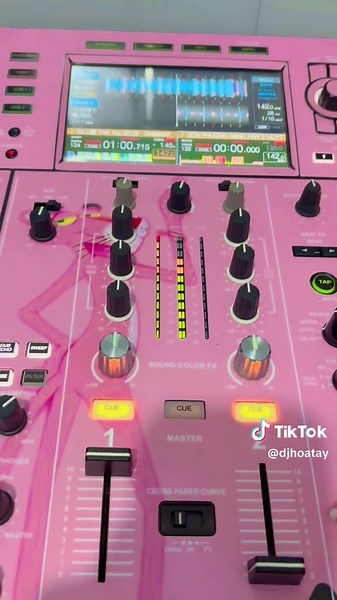 DJ HOA TÂY trên TikTok
