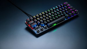 Razer adds joystick-like control to a small mechanical keyboard